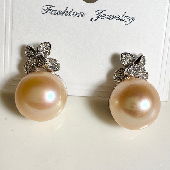 Huge Freshwater Pearl 13mm Cream and Silver Earrings Sterling Sliver - Picture 2 of 6